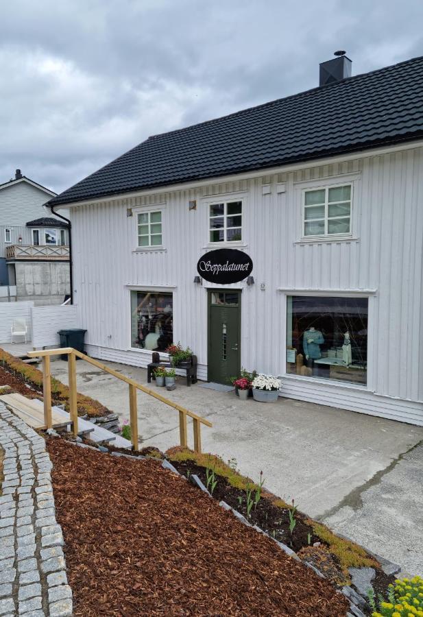 Loftsleilighet Midt I Sentrum Skjervoy Bagian luar foto