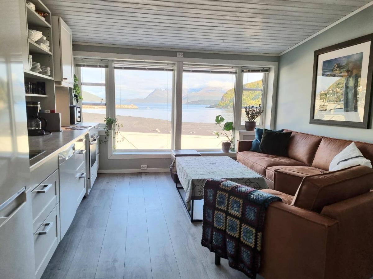 Loftsleilighet Midt I Sentrum Skjervoy Bagian luar foto