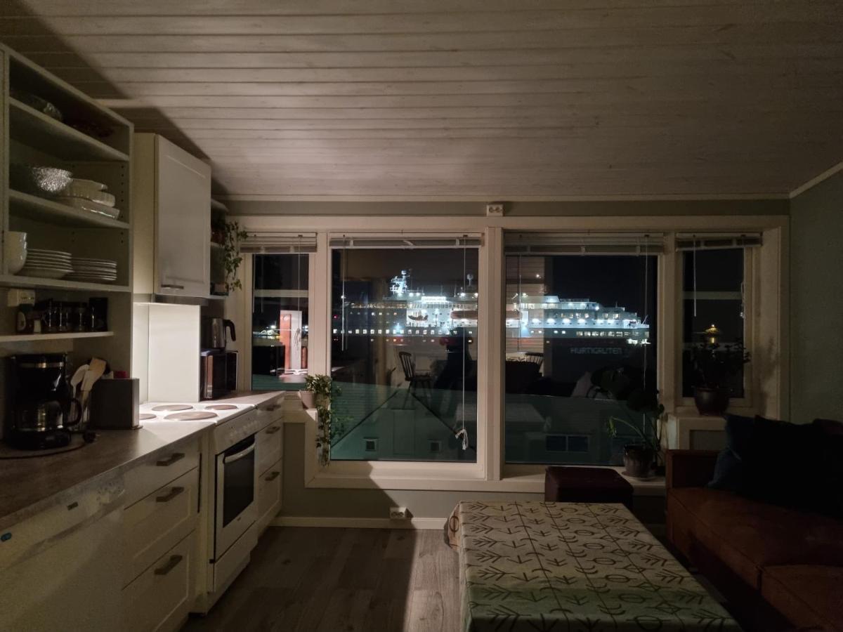 Loftsleilighet Midt I Sentrum Skjervoy Bagian luar foto