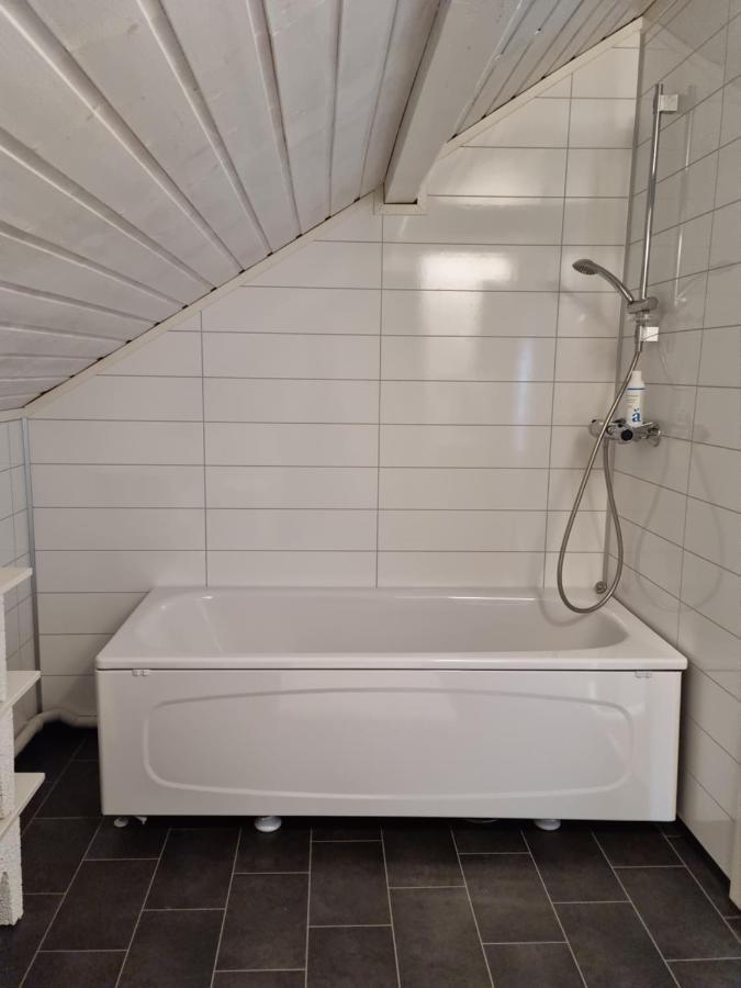 Loftsleilighet Midt I Sentrum Skjervoy Bagian luar foto
