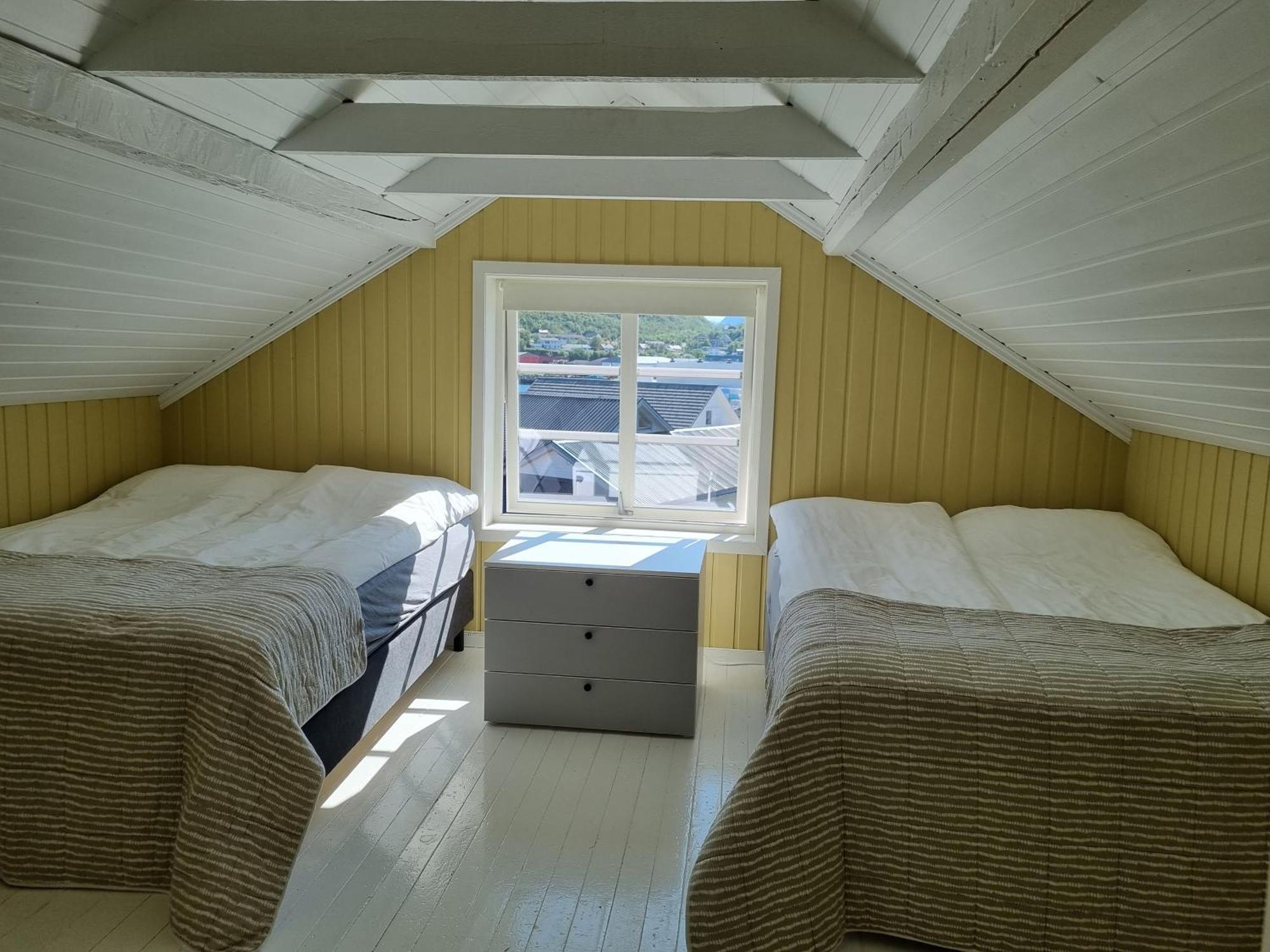 Loftsleilighet Midt I Sentrum Skjervoy Bagian luar foto