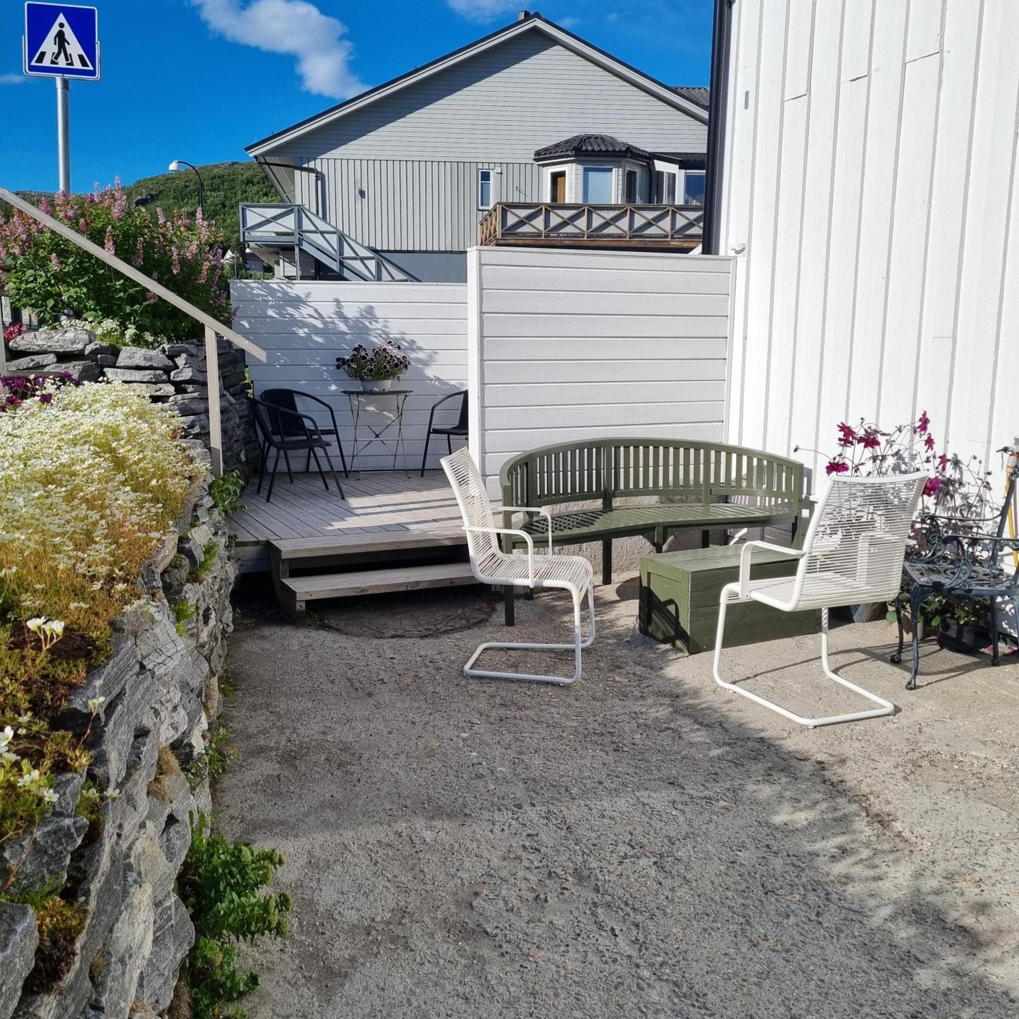 Loftsleilighet Midt I Sentrum Skjervoy Bagian luar foto